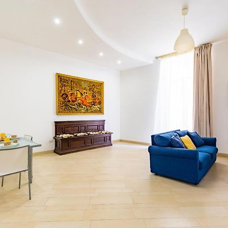 Apartment With Balcony In Palazzo Diaz By Wonderful Italy Napoli Exterior foto