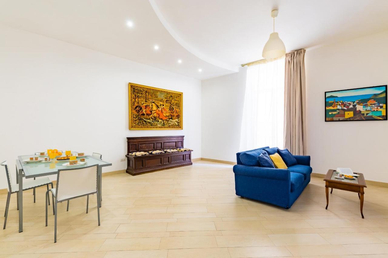 Apartment With Balcony In Palazzo Diaz By Wonderful Italy Napoli Exterior foto