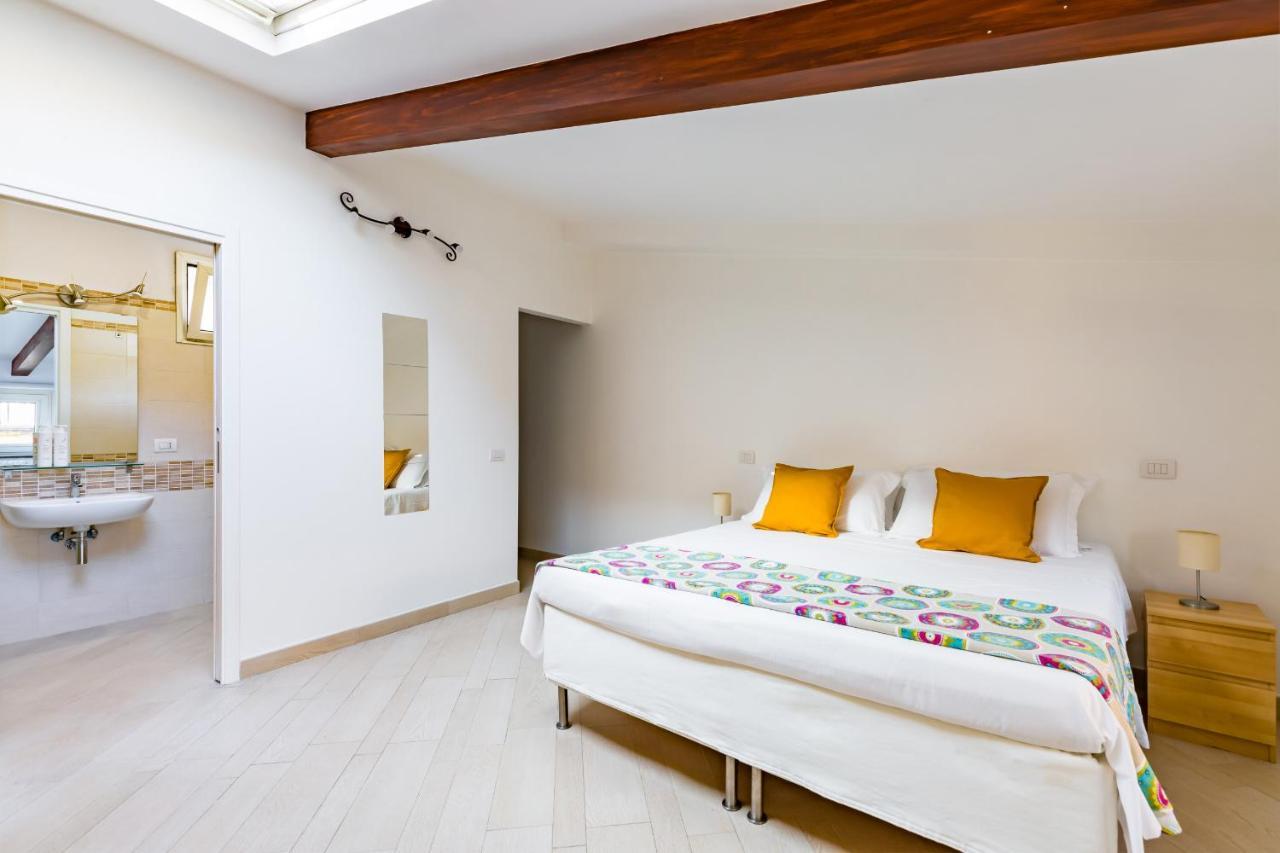 Apartment With Balcony In Palazzo Diaz By Wonderful Italy Napoli Exterior foto