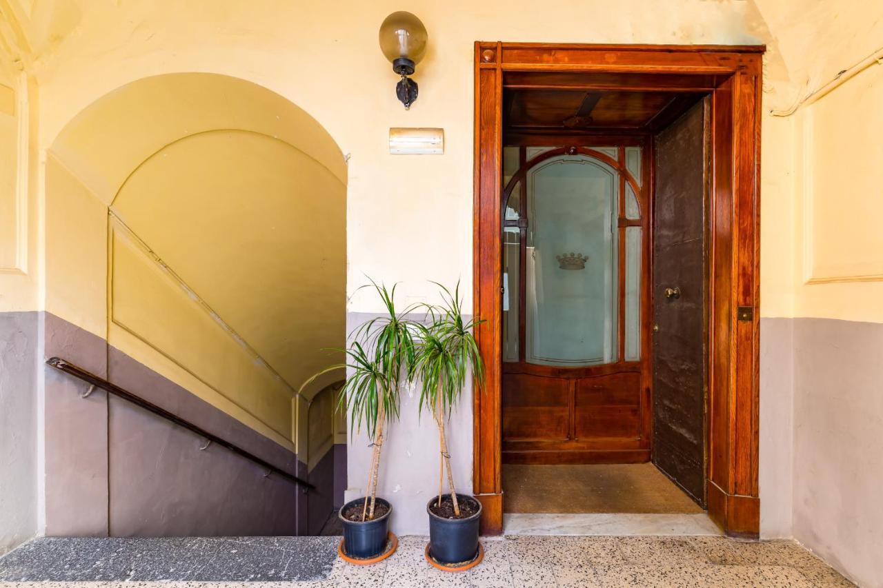 Apartment With Balcony In Palazzo Diaz By Wonderful Italy Napoli Exterior foto