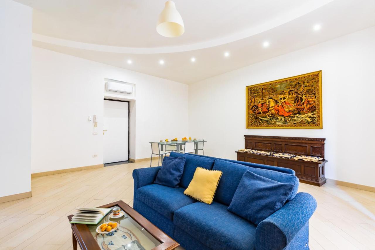 Apartment With Balcony In Palazzo Diaz By Wonderful Italy Napoli Exterior foto