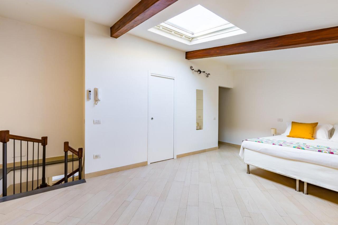 Apartment With Balcony In Palazzo Diaz By Wonderful Italy Napoli Exterior foto